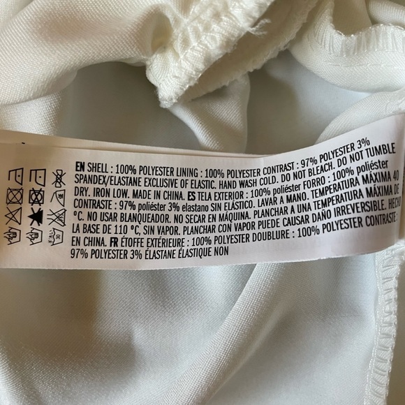 English Factory NWT textured puff sleeve with satiny peplum - Picture 8 of 8